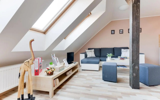 Jane's Attic Apartment