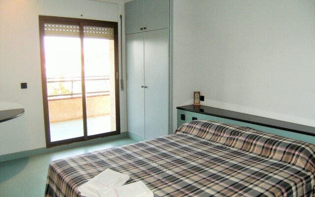 Apartamento La Pineda I 19 3-6
