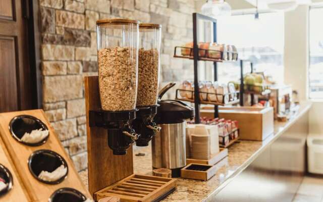 Bass Pro Shops Angler's Lodge