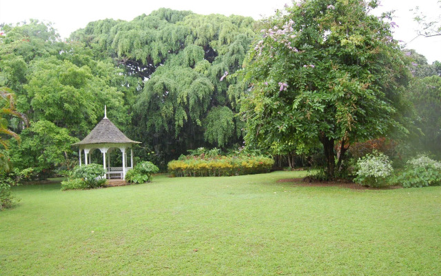 Inn at Shaw Park Gardens & Waterfalls