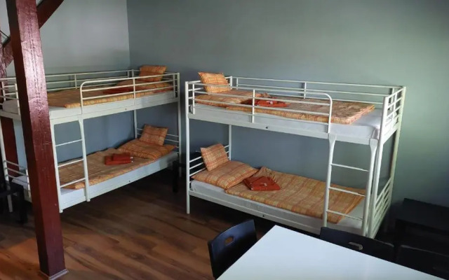 Vadgesztenye Youth Hostel