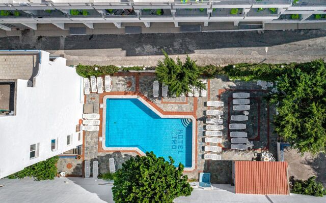 Iro Hotel
