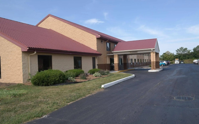 Super 8 by Wyndham Sturtevant/Racine