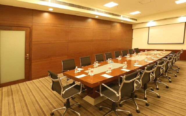 DLF Club 5