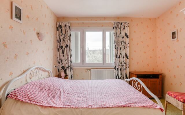 Beachfront Apartment in Grancamp-maisy With Terrace