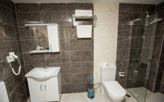 Corner Garden Hotel