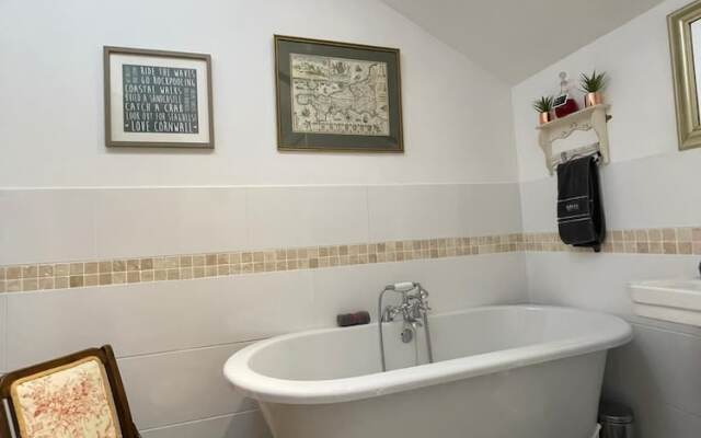 1-bed Luxury Studio Apartment in Tregony, Truro