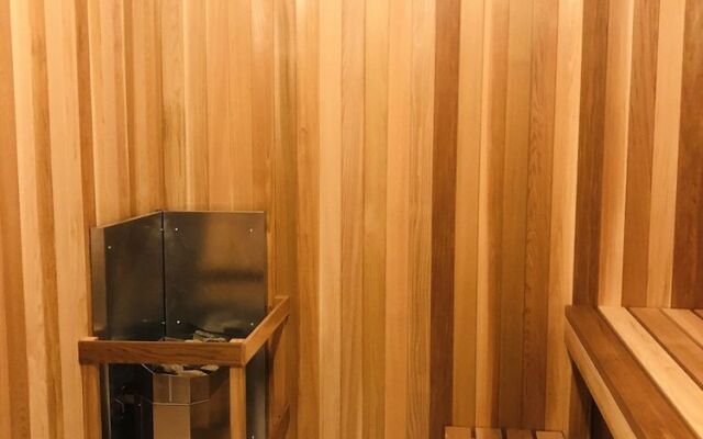 Red Pine Inn & Conference Centre