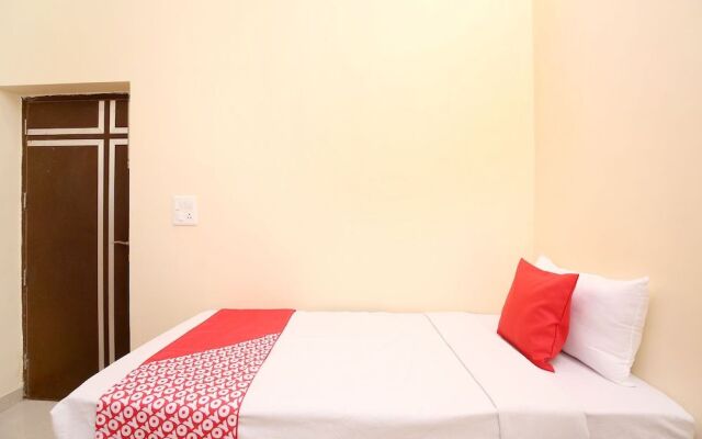 OYO 37809 Hotel Royal Lifestyle