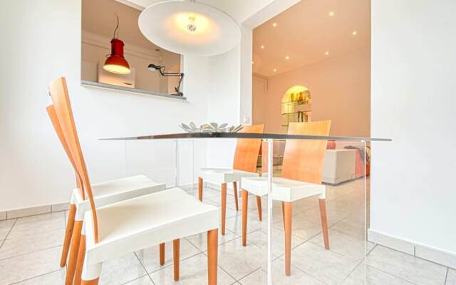 Bright and Beautiful Apartment, 10 Mins From Palais & Croisette