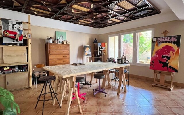 ART POiNT GUESTHOUSE