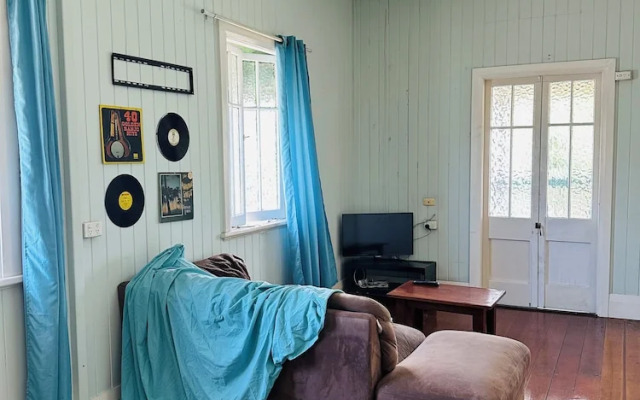 Mossman Exchange & Backpacker Resort