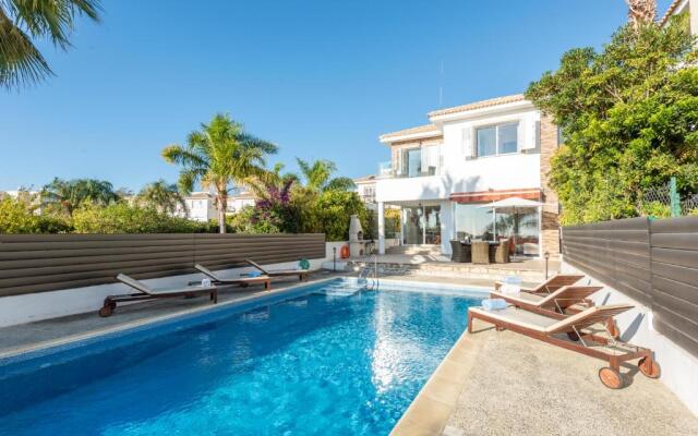 Laguna Sunrise by Ezoria Holiday Rentals