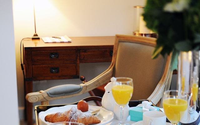 Lesar Hotel Angel