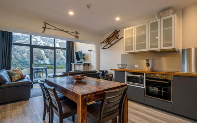 Lantern 2 bedroom Terrace with panoramic mountain view