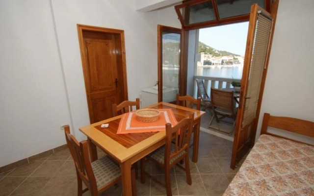 Mile - 10m From the sea - A6 President