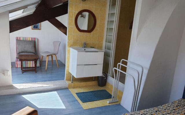 Beau duplex lumineux avec aperçu mer