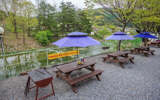 Flower pension