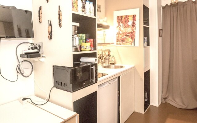 Studio in Paris, With Wonderful City View and Wifi