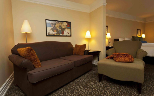 Le St-Martin Hotel & Suites Laval