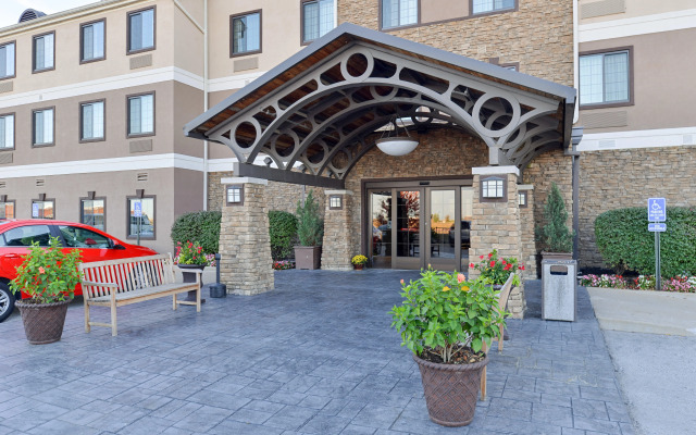 Staybridge Suites O'Fallon Chesterfield by IHG