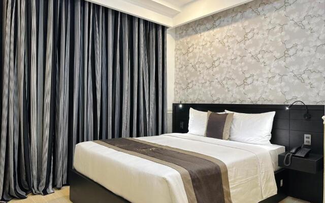 Aura Hotel