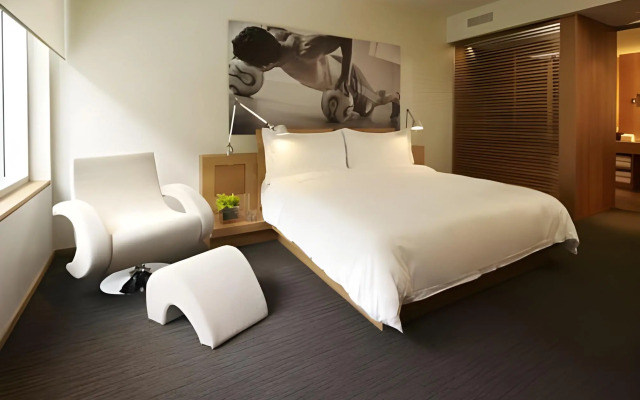 Le Germain Hotel Maple Leaf Square