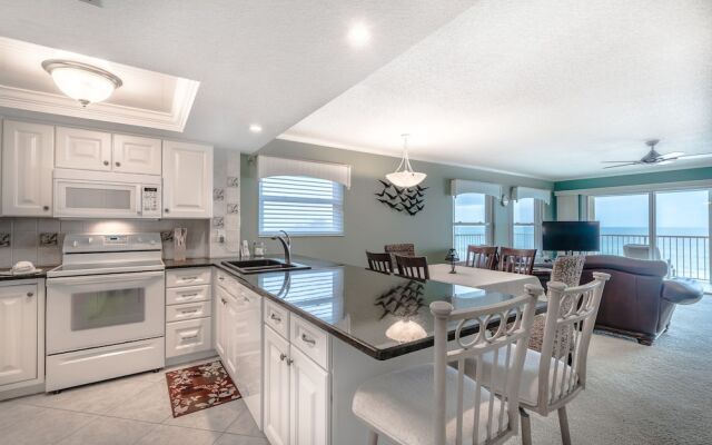 Pointe Condo #201 by Vtrips