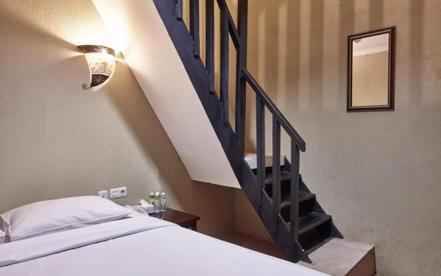 Twins Hotel Manggadua