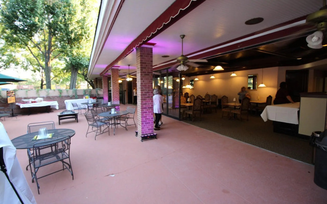 Magnuson Grand Hotel & Conference Center Tyler