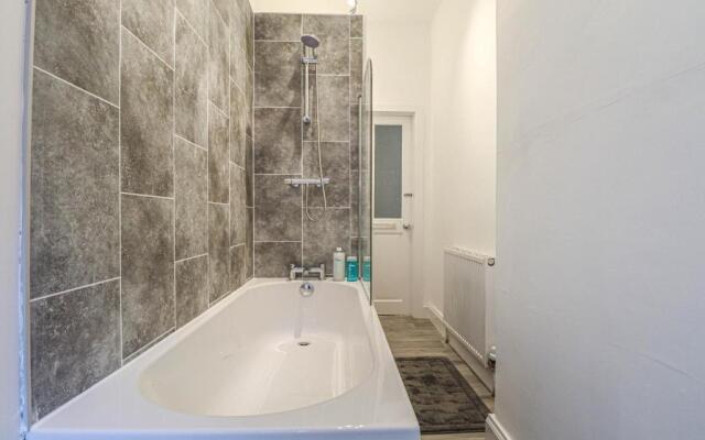 Largs Coastal Apartment