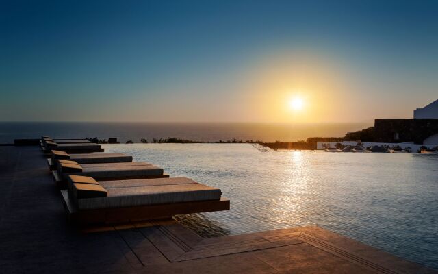 Santo Pure Oia Suites and Villas