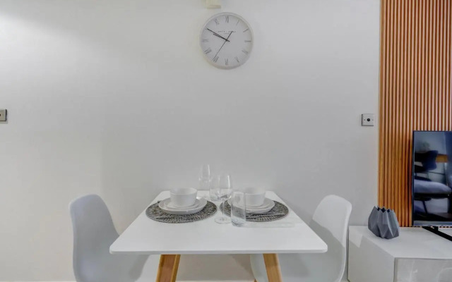 DA86 Well Design Studio in Dubai Arch tower