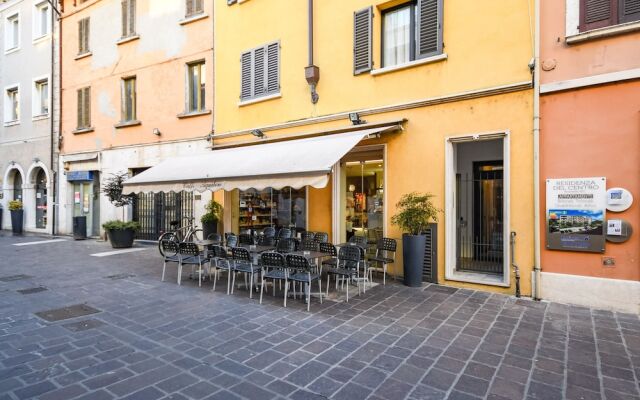 Desenzanoloft: Yellow Apartment