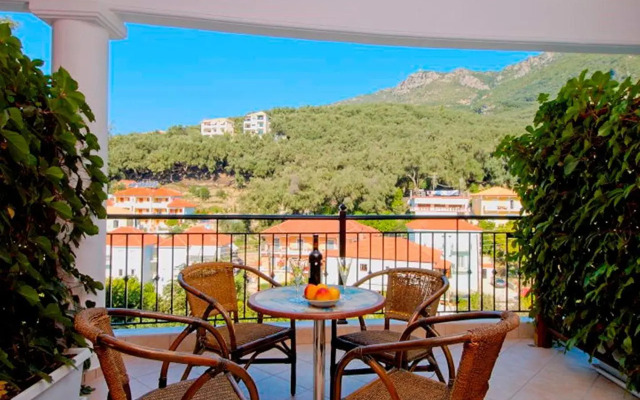 Nikas Villa Orange Apartments