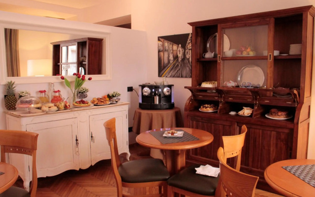 St. Peter' Six Rooms & Suites