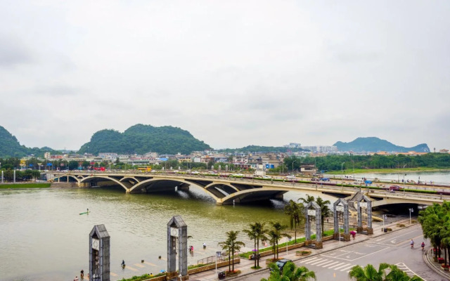 IU Hotel Guilin Zhengyang Road Pedestrian Street