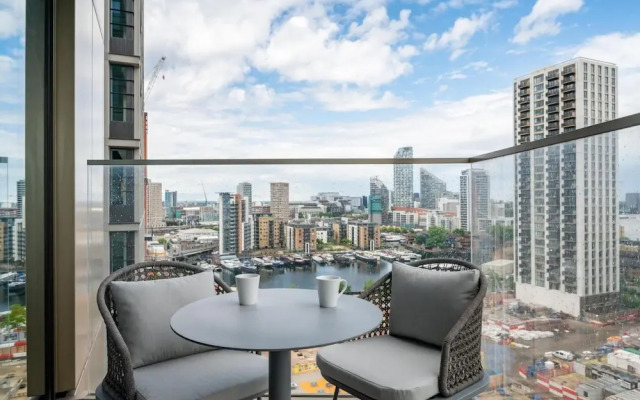 Deluxe two Bedroom Apartment in London s Canary Wharf
