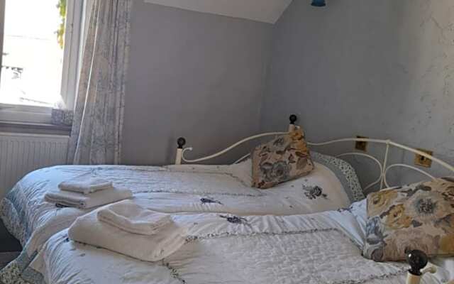 The Golden Lion Inn
