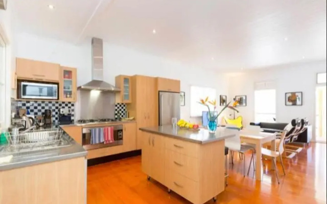 Sunny Home - near West End Cafe's, South Bank & City