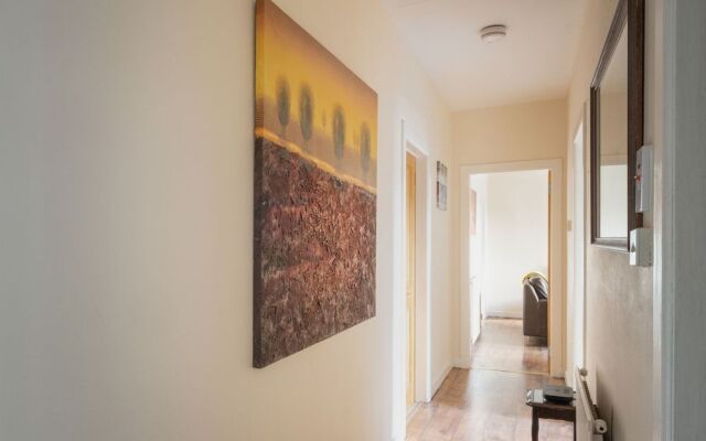 Novelty Suites - Roslin Street