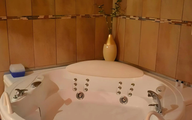Hotel Queens Leriotis