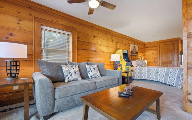 Suite at Dollywood Lane