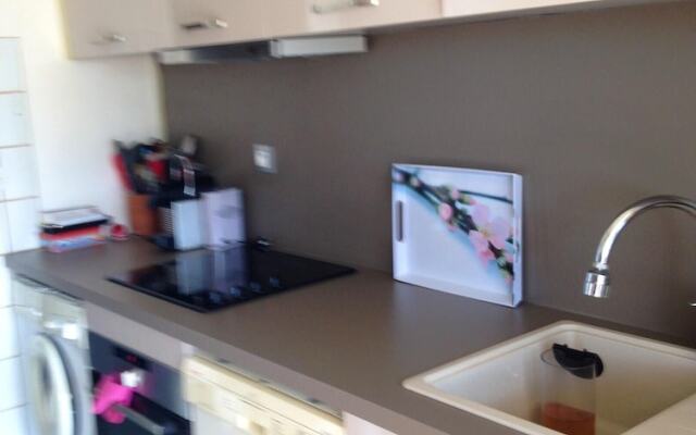 Apartment With one Bedroom in Villeneuve-loubet, With Wonderful sea Vi