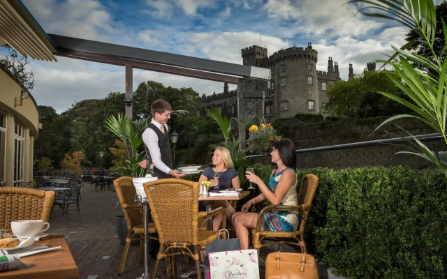 Kilkenny River Court