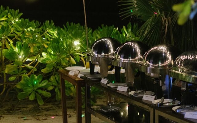 Reef Edge Thulusdhoo
