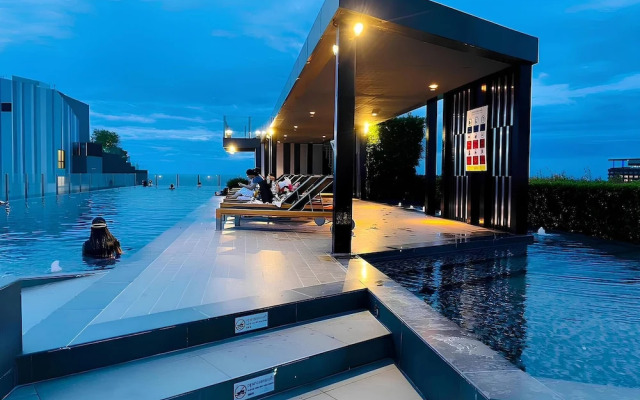 Best Pool With 360 View of Pattaya & Best Location