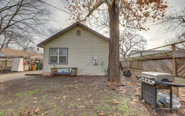 Pet-friendly Austin Home w/ Private Yard + Deck!