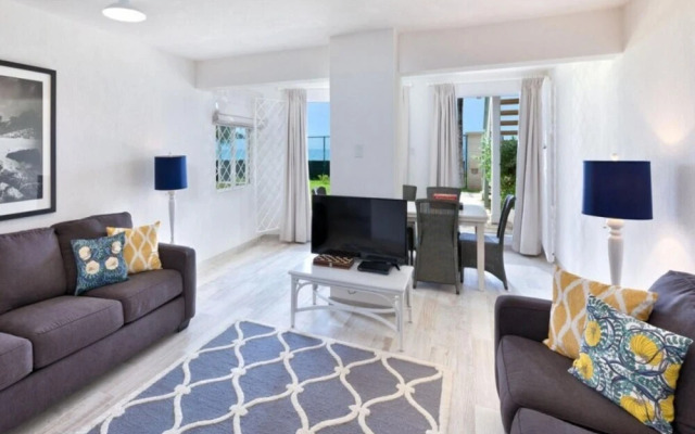 Sunny Vacation Villa 11