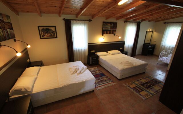 Hotel Holiday Calbis